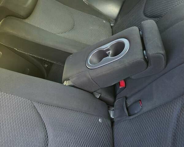 Черный Тойота РАВ 4, объемом двигателя 1.99 л и пробегом 313 тыс. км за 12000 $, фото 15 на Automoto.ua