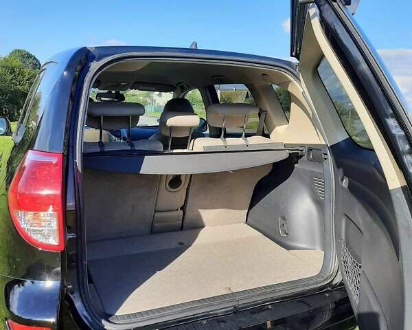 Черный Тойота РАВ 4, объемом двигателя 2.2 л и пробегом 209 тыс. км за 10500 $, фото 8 на Automoto.ua