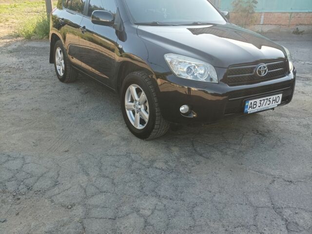 Черный Тойота РАВ 4, объемом двигателя 2 л и пробегом 240 тыс. км за 9999 $, фото 2 на Automoto.ua