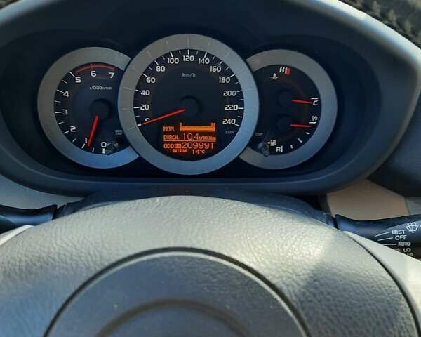 Черный Тойота РАВ 4, объемом двигателя 2.2 л и пробегом 209 тыс. км за 10500 $, фото 3 на Automoto.ua