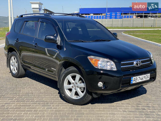 Черный Тойота РАВ 4, объемом двигателя 2.36 л и пробегом 254 тыс. км за 9700 $, фото 2 на Automoto.ua