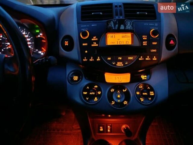 Черный Тойота РАВ 4, объемом двигателя 2 л и пробегом 165 тыс. км за 9500 $, фото 20 на Automoto.ua