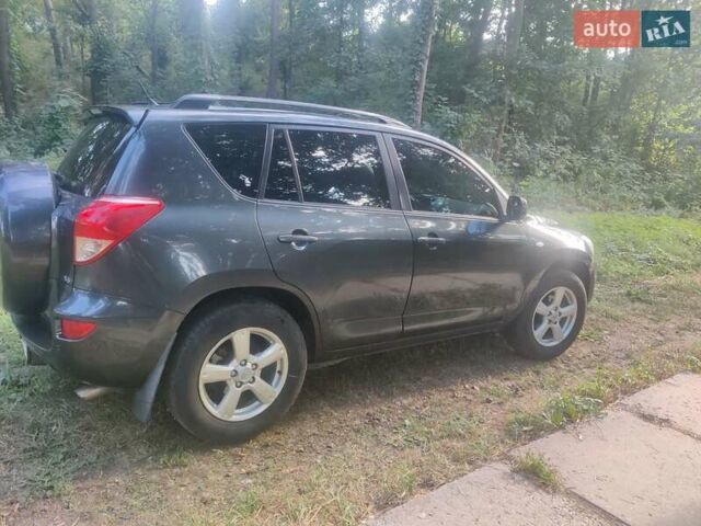 Черный Тойота РАВ 4, объемом двигателя 2 л и пробегом 294 тыс. км за 8300 $, фото 6 на Automoto.ua