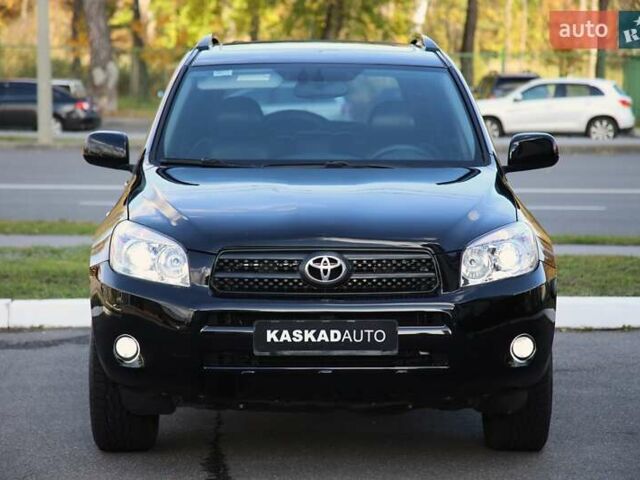 Черный Тойота РАВ 4, объемом двигателя 2 л и пробегом 170 тыс. км за 10000 $, фото 1 на Automoto.ua
