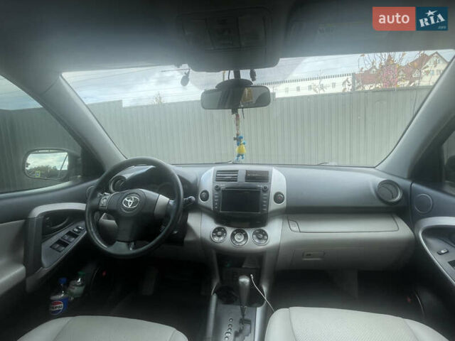 Черный Тойота РАВ 4, объемом двигателя 2.36 л и пробегом 241 тыс. км за 8900 $, фото 7 на Automoto.ua