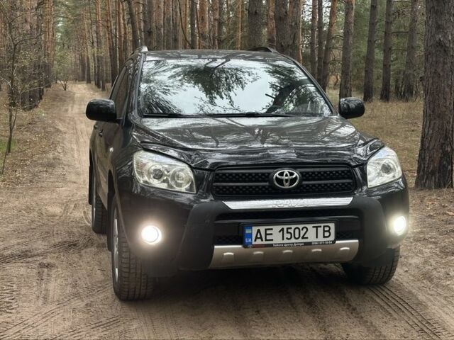 Черный Тойота РАВ 4, объемом двигателя 2 л и пробегом 189 тыс. км за 9500 $, фото 4 на Automoto.ua