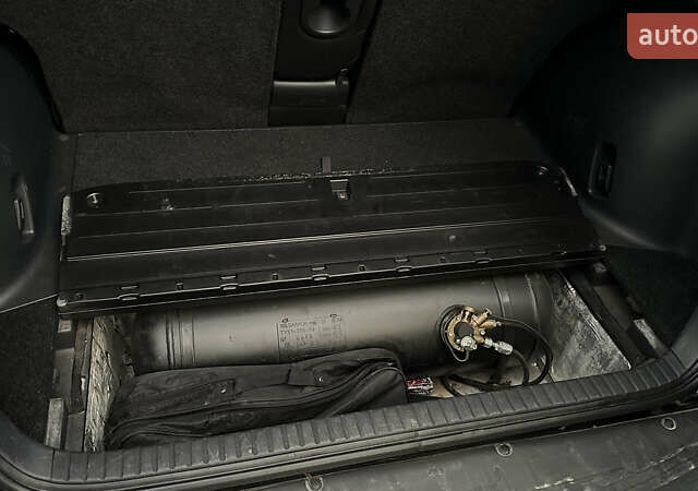 Чорний Тойота РАВ 4, об'ємом двигуна 2 л та пробігом 189 тис. км за 9500 $, фото 34 на Automoto.ua