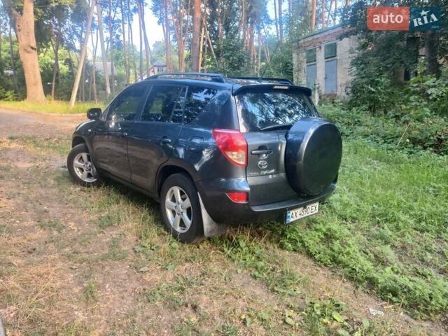 Черный Тойота РАВ 4, объемом двигателя 2 л и пробегом 294 тыс. км за 8300 $, фото 2 на Automoto.ua