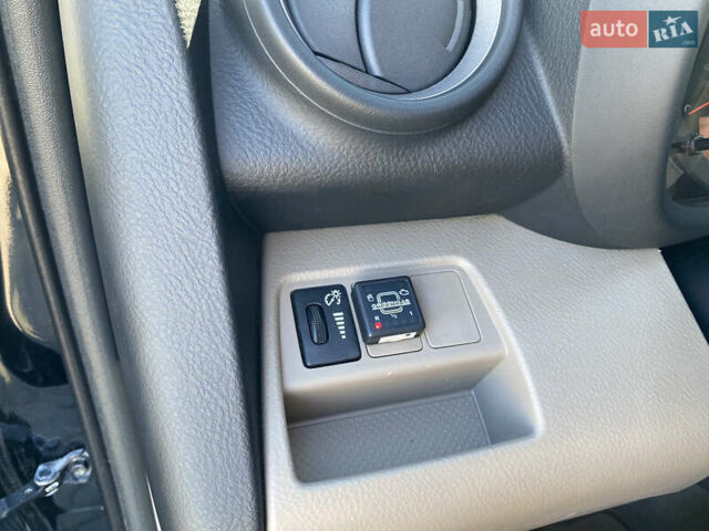 Черный Тойота РАВ 4, объемом двигателя 2.36 л и пробегом 254 тыс. км за 9700 $, фото 13 на Automoto.ua