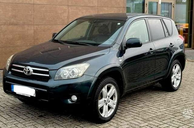Черный Тойота РАВ 4, объемом двигателя 2.5 л и пробегом 271 тыс. км за 2913 $, фото 1 на Automoto.ua