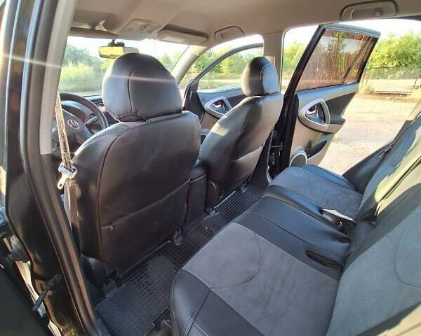 Черный Тойота РАВ 4, объемом двигателя 2 л и пробегом 264 тыс. км за 9200 $, фото 20 на Automoto.ua