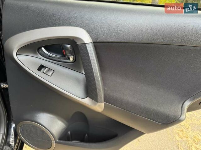 Тойота РАВ 4 2007 в Киеве на Automoto.ua Черный Тойота РАВ 4, объемом двигателя 2 л и пробегом 183 тыс. км за 10750 $, фото 45 на Automoto.ua