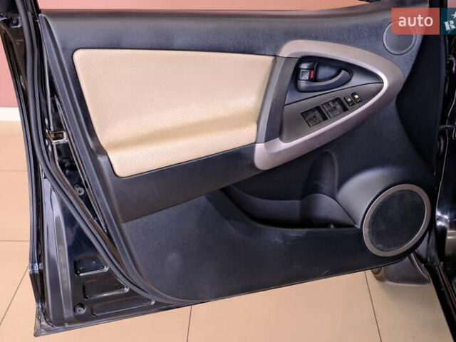 Черный Тойота РАВ 4, объемом двигателя 2.4 л и пробегом 216 тыс. км за 8900 $, фото 24 на Automoto.ua