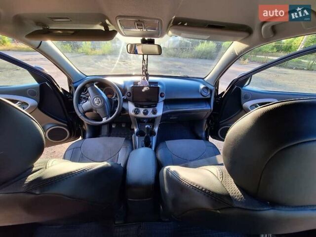 Черный Тойота РАВ 4, объемом двигателя 2 л и пробегом 264 тыс. км за 9200 $, фото 13 на Automoto.ua