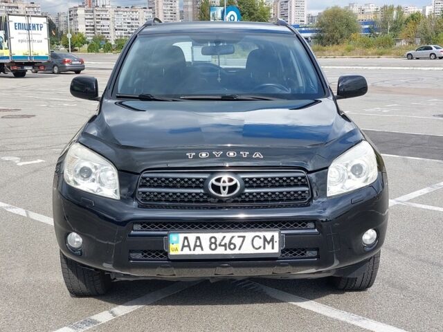 Черный Тойота РАВ 4, объемом двигателя 2 л и пробегом 237 тыс. км за 8799 $, фото 6 на Automoto.ua