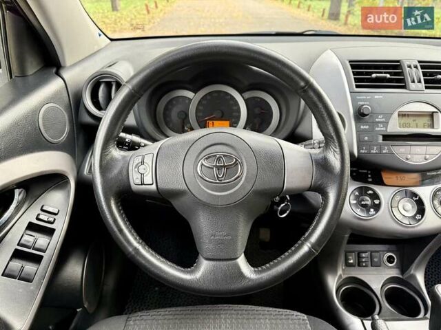 Тойота РАВ 4 2007 в Киеве на Automoto.ua Черный Тойота РАВ 4, объемом двигателя 2 л и пробегом 183 тыс. км за 10750 $, фото 20 на Automoto.ua