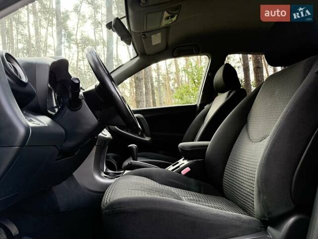Тойота РАВ 4 2007 в Киеве на Automoto.ua Черный Тойота РАВ 4, объемом двигателя 2 л и пробегом 183 тыс. км за 10750 $, фото 22 на Automoto.ua