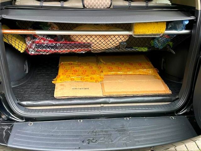 Тойота РАВ 4 2007 у Львові на Automoto.ua Чорний Тойота РАВ 4, об'ємом двигуна 2 л та пробігом 162 тис. км за 9800 $, фото 6 на Automoto.ua