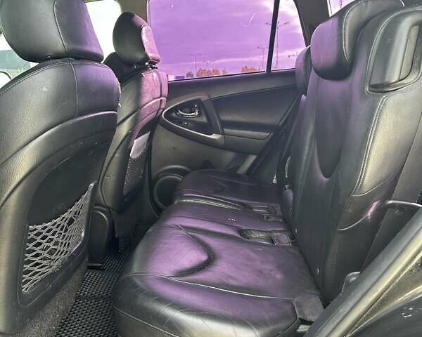 Черный Тойота РАВ 4, объемом двигателя 2 л и пробегом 564 тыс. км за 7800 $, фото 10 на Automoto.ua