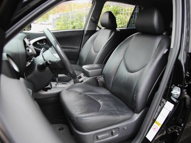 Черный Тойота РАВ 4, объемом двигателя 2.4 л и пробегом 138 тыс. км за 12000 $, фото 6 на Automoto.ua