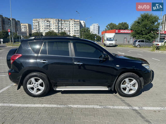 Черный Тойота РАВ 4, объемом двигателя 2 л и пробегом 187 тыс. км за 10500 $, фото 2 на Automoto.ua