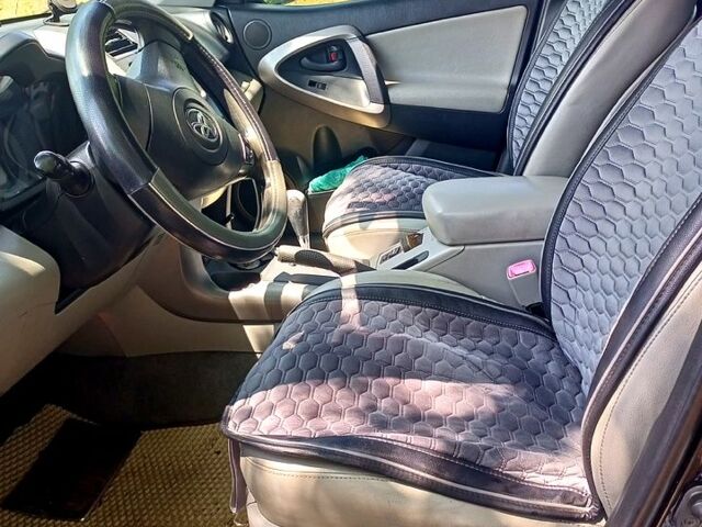 Черный Тойота РАВ 4, объемом двигателя 2.4 л и пробегом 316 тыс. км за 7800 $, фото 7 на Automoto.ua