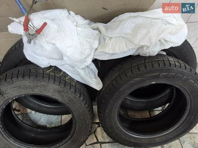 Чорний Тойота РАВ 4, об'ємом двигуна 2 л та пробігом 180 тис. км за 9700 $, фото 14 на Automoto.ua