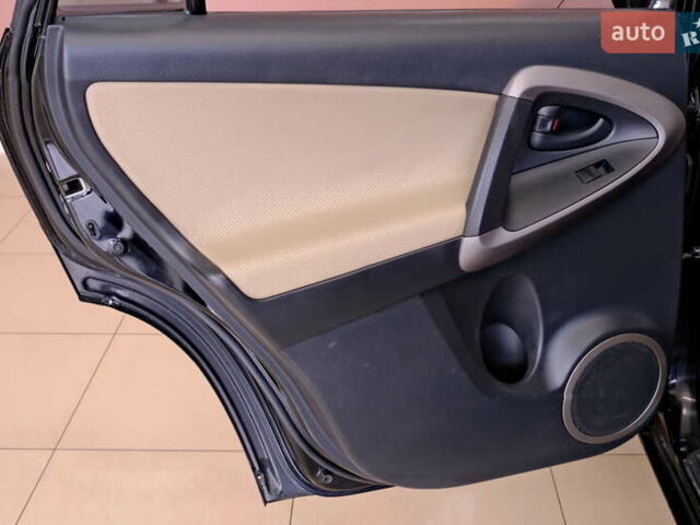 Черный Тойота РАВ 4, объемом двигателя 2.4 л и пробегом 216 тыс. км за 8900 $, фото 28 на Automoto.ua