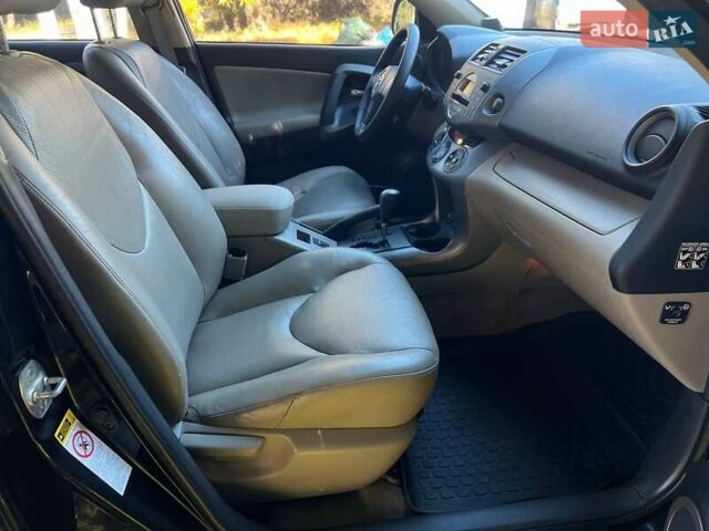 Чорний Тойота РАВ 4, об'ємом двигуна 2.36 л та пробігом 168 тис. км за 9300 $, фото 20 на Automoto.ua