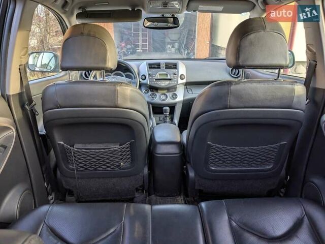 Чорний Тойота РАВ 4, об'ємом двигуна 2.2 л та пробігом 227 тис. км за 8500 $, фото 10 на Automoto.ua