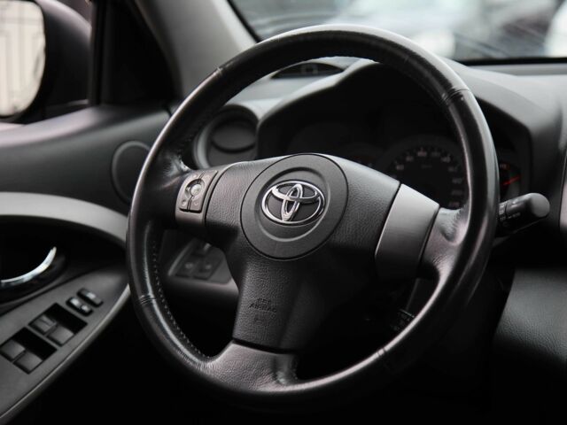 Черный Тойота РАВ 4, объемом двигателя 2.4 л и пробегом 138 тыс. км за 12000 $, фото 13 на Automoto.ua