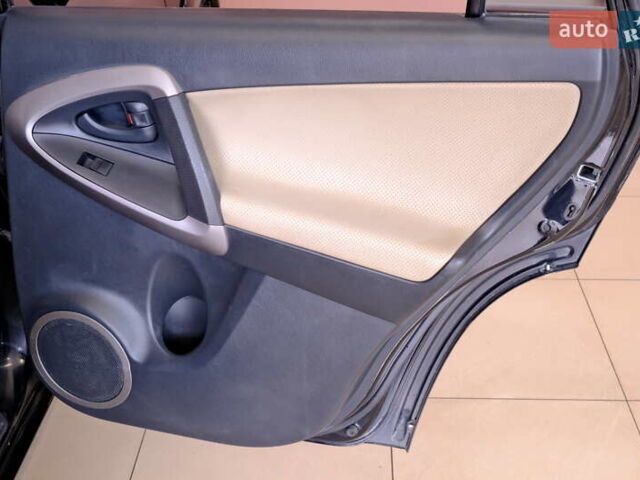 Черный Тойота РАВ 4, объемом двигателя 2.4 л и пробегом 216 тыс. км за 8900 $, фото 32 на Automoto.ua