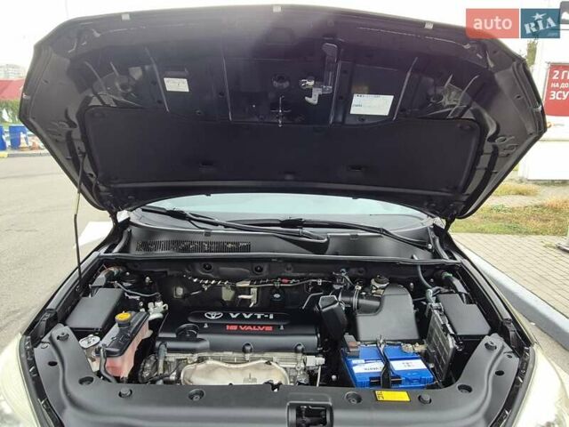 Чорний Тойота РАВ 4, об'ємом двигуна 2 л та пробігом 180 тис. км за 9700 $, фото 8 на Automoto.ua