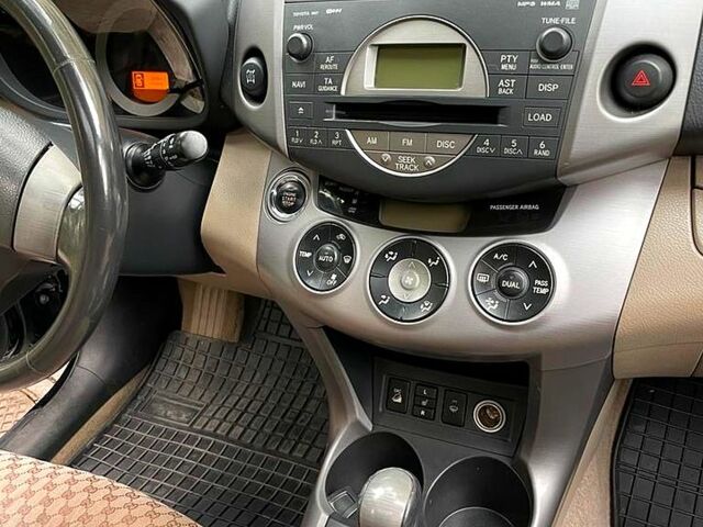 Тойота РАВ 4 2007 у Львові на Automoto.ua Чорний Тойота РАВ 4, об'ємом двигуна 2 л та пробігом 162 тис. км за 9800 $, фото 2 на Automoto.ua