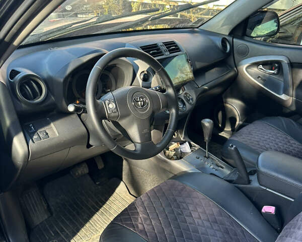 Черный Тойота РАВ 4, объемом двигателя 2 л и пробегом 200 тыс. км за 6500 $, фото 8 на Automoto.ua