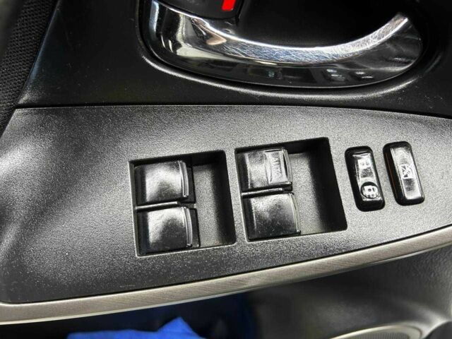 Черный Тойота РАВ 4, объемом двигателя 2 л и пробегом 160 тыс. км за 10800 $, фото 7 на Automoto.ua