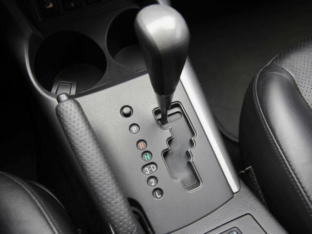 Черный Тойота РАВ 4, объемом двигателя 2.4 л и пробегом 138 тыс. км за 12000 $, фото 18 на Automoto.ua