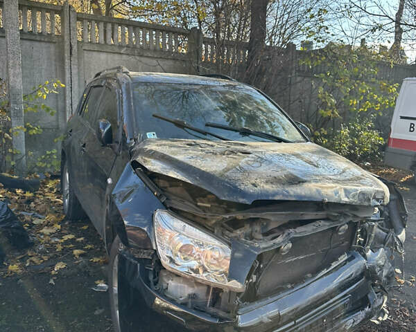 Черный Тойота РАВ 4, объемом двигателя 2 л и пробегом 200 тыс. км за 6500 $, фото 2 на Automoto.ua