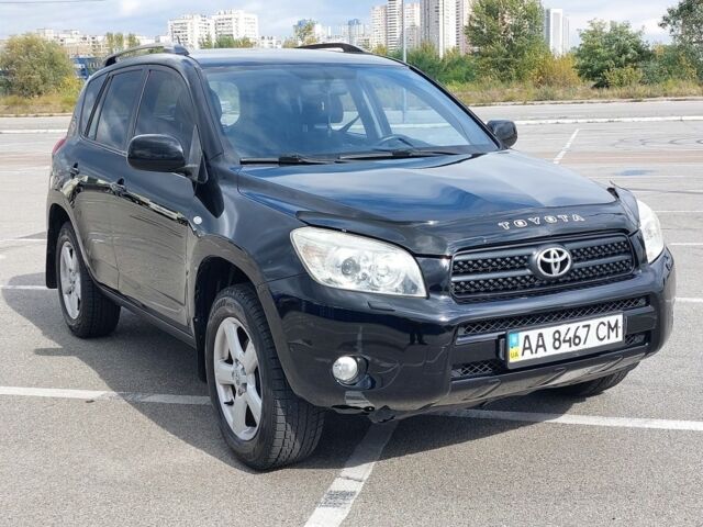 Черный Тойота РАВ 4, объемом двигателя 2 л и пробегом 237 тыс. км за 8799 $, фото 7 на Automoto.ua