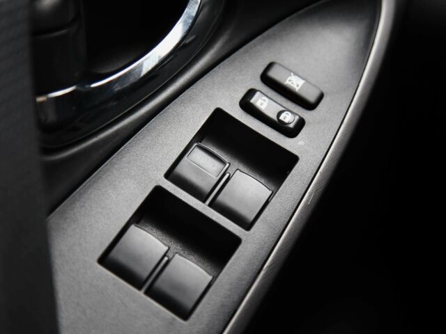 Черный Тойота РАВ 4, объемом двигателя 2.4 л и пробегом 138 тыс. км за 12000 $, фото 23 на Automoto.ua