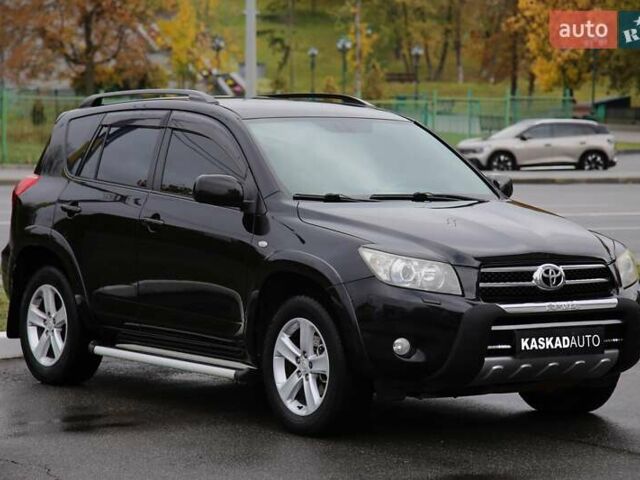 Черный Тойота РАВ 4, объемом двигателя 2.4 л и пробегом 138 тыс. км за 12500 $, фото 2 на Automoto.ua