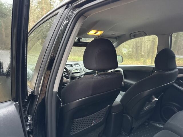 Чорний Тойота РАВ 4, об'ємом двигуна 0 л та пробігом 282 тис. км за 10000 $, фото 5 на Automoto.ua