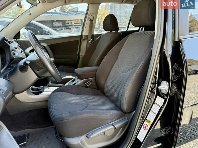 Чорний Тойота РАВ 4, об'ємом двигуна 2 л та пробігом 170 тис. км за 9900 $, фото 6 на Automoto.ua