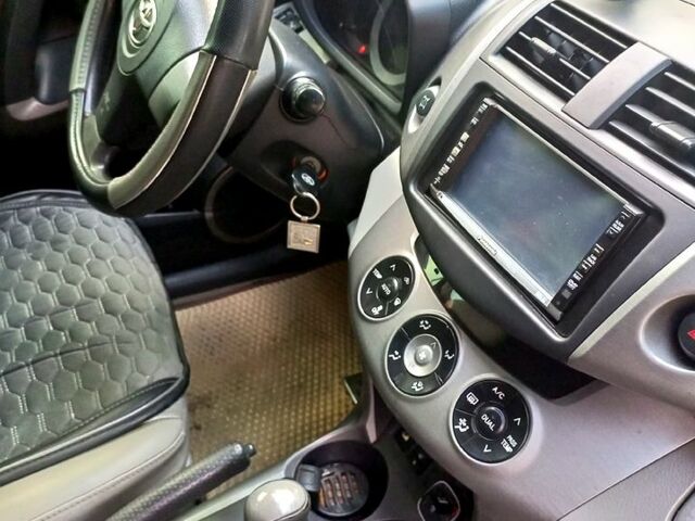 Черный Тойота РАВ 4, объемом двигателя 2.4 л и пробегом 316 тыс. км за 7800 $, фото 1 на Automoto.ua