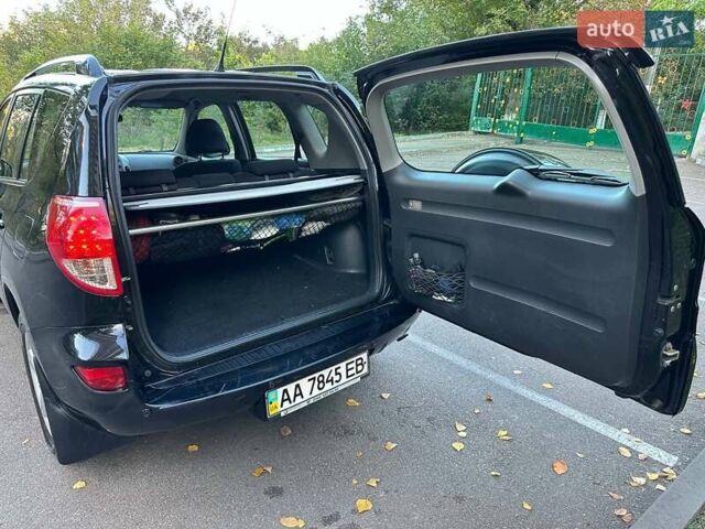 Черный Тойота РАВ 4, объемом двигателя 2 л и пробегом 354 тыс. км за 9200 $, фото 36 на Automoto.ua
