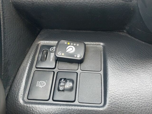 Черный Тойота РАВ 4, объемом двигателя 2 л и пробегом 237 тыс. км за 8799 $, фото 12 на Automoto.ua