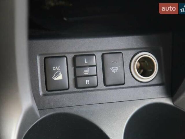 Черный Тойота РАВ 4, объемом двигателя 2.4 л и пробегом 138 тыс. км за 12500 $, фото 17 на Automoto.ua