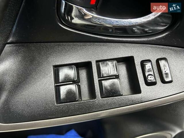 Черный Тойота РАВ 4, объемом двигателя 2 л и пробегом 160 тыс. км за 10800 $, фото 7 на Automoto.ua