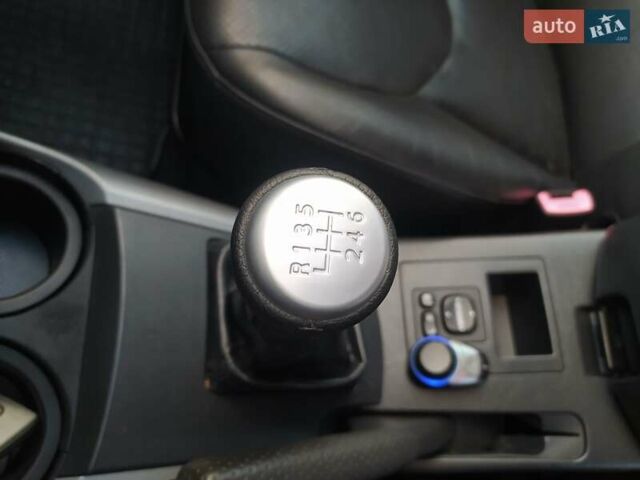 Черный Тойота РАВ 4, объемом двигателя 2.2 л и пробегом 244 тыс. км за 9400 $, фото 13 на Automoto.ua