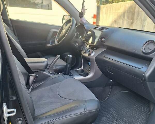 Черный Тойота РАВ 4, объемом двигателя 2 л и пробегом 264 тыс. км за 9200 $, фото 19 на Automoto.ua